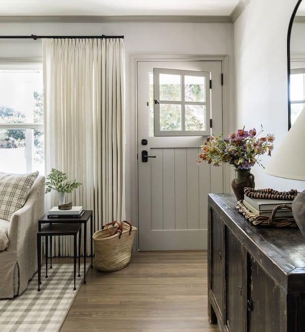 Floor Outlet Ideas for Open Rooms Without Nearby Walls